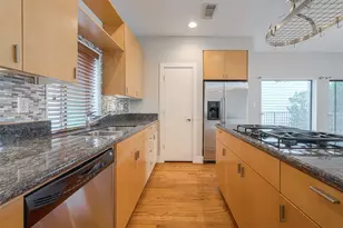 4305 Eigel St, Houston, TX 77007 - Photo 9