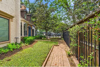 5382 Brownway Street #D39, Houston, TX 77056 - Photo 5