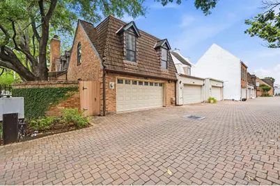 5382 Brownway Street #D39, Houston, TX 77056 - Photo 1