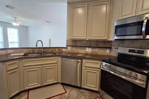 2020 Mason St, Houston, TX 77006 - Photo 9