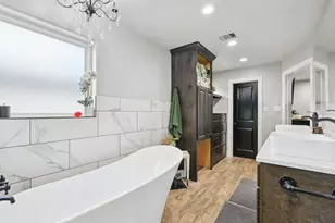 18611 Point Lookout Dr, Nassau Bay, TX 77058 - Photo 25