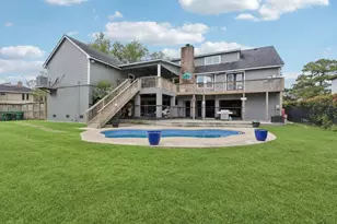 18611 Point Lookout Dr, Nassau Bay, TX 77058 - Photo 37