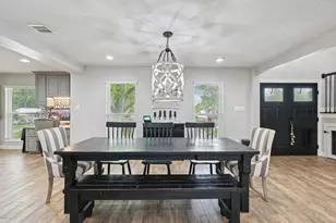 18611 Point Lookout Dr, Nassau Bay, TX 77058 - Photo 9