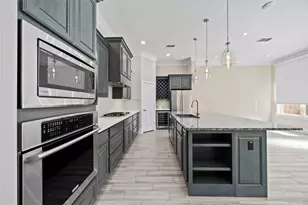 6723 Sussex Manor St, Houston, TX 77055 - Photo 3