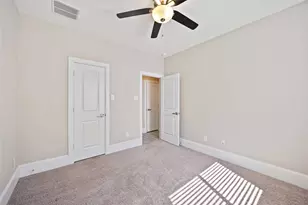 6723 Sussex Manor St, Houston, TX 77055 - Photo 13