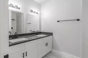 6918 Tommye St, Houston, TX 77028 - Photo 9