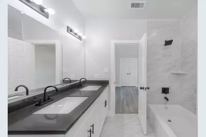 6918 Tommye Street #B, Houston, TX 77028 - Photo 11