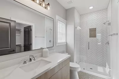 5034 Mallow Street, Houston, TX 77033 - Photo 9