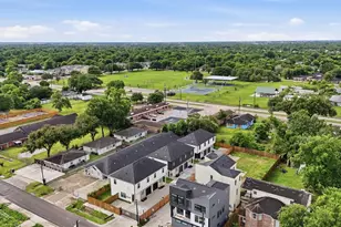 5034 Mallow St, Houston, TX 77033 - Photo 19