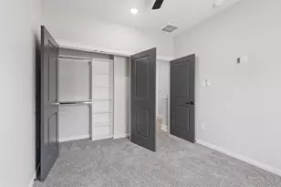 5034 Mallow St, Houston, TX 77033 - Photo 13