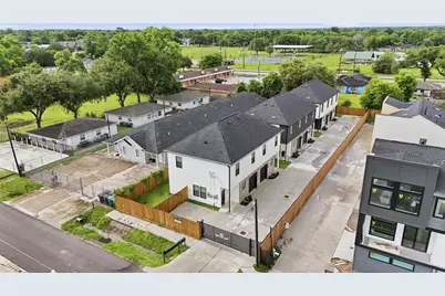 5034 Mallow Street, Houston, TX 77033 - Photo 17