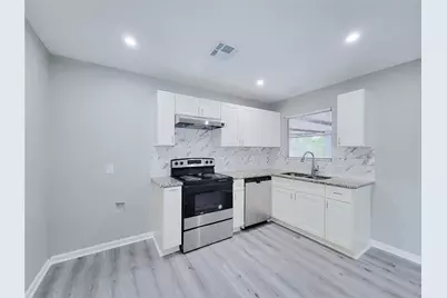 7426 Bigwood Street, Houston, TX 77016 - Photo 9