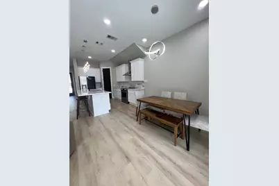 1017 Calvin Avenue, Houston, TX 77088 - Photo 7