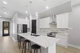 1017 Calvin Ave, Houston, TX 77088 - Photo 5