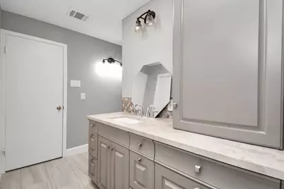 901 N Jones Street, Baytown, TX 77520 - Photo 23