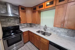 21011 Rivershadows Ln, Spring, TX 77388 - Photo 5