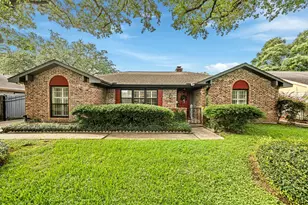 8426 Edgemoor Dr, Houston, TX 77036 - Photo 1