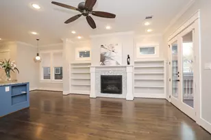 907 E 25th St, Houston, TX 77009 - Photo 13