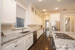 907 E 25th St, Houston, TX 77009 - Photo 7