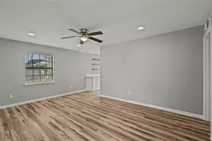 1927 Ave M 1/2, Galveston, TX 77550 - Photo 3