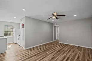 1927 Ave M 1/2, Galveston, TX 77550 - Photo 5
