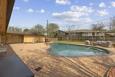 9607 Moonlight Drive, Houston, TX 77096 - Photo 15
