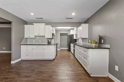 626 Suncrest, Orange, TX 77630 - Photo 7
