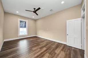 223 W Main St, La Porte, TX 77571 - Photo 7