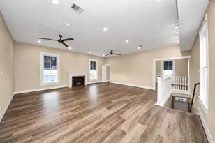 223 W Main St, La Porte, TX 77571 - Photo 3