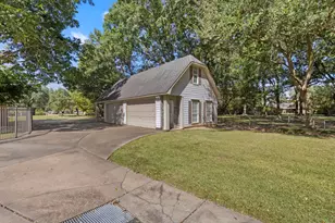 1429 Graham Ln, Port Neches, TX 77651 - Photo 35