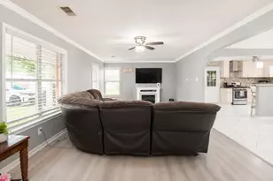 1211 Alamo St, Rosenberg, TX 77471 - Photo 3