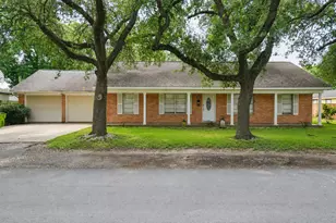 1211 Alamo St, Rosenberg, TX 77471 - Photo 1