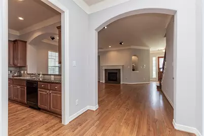 10126 Holly Chase Drive, Houston, TX 77042 - Photo 15