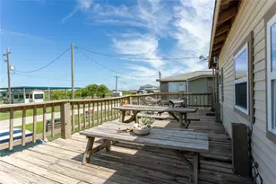 959 S East Rd, Crystal Beach, TX 77650 - Photo 5