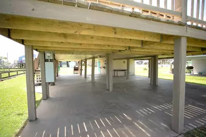 959 S East Road, Crystal Beach, TX 77650 - Photo 5