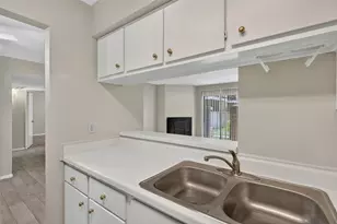 2800 Jeanetta St, Houston, TX 77063 - Photo 13