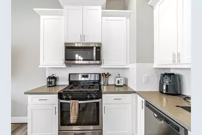 240 Julia Street #A, Houston, TX 77022 - Photo 21