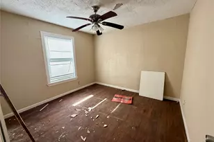 205 S Algeria St, Texas City, TX 77591 - Photo 9