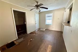 205 S Algeria St, Texas City, TX 77591 - Photo 11