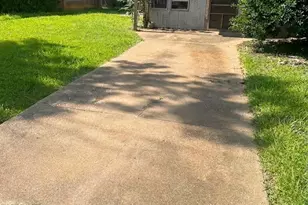 1605 W Johnson St, Denison, TX 75020 - Photo 3