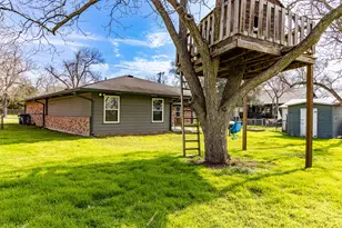 912 N Ave G, Shiner, TX 77984 - Photo 23