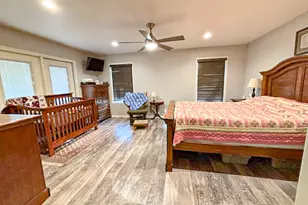 912 N Ave G, Shiner, TX 77984 - Photo 11