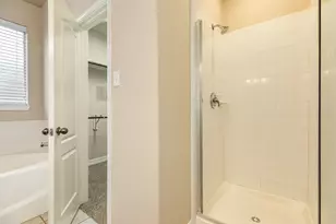 1025 Luke Dr, Alvin, TX 77511 - Photo 13