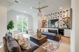 731 E 8th 1/2 St, Houston, TX 77007 - Photo 29