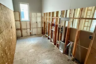 731 E 8th 1/2 St, Houston, TX 77007 - Photo 11