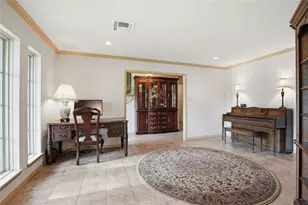 615 Lornmead Dr, Houston, TX 77024 - Photo 3