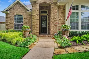 1541 Moncrey Ave, League City, TX 77573 - Photo 3