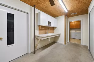 301 Cooks Ln, Franklin, TX 77856 - Photo 9