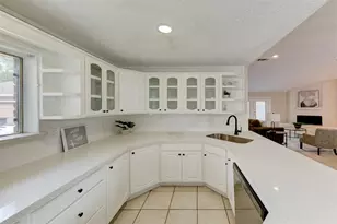 7811 Encinita Dr, Houston, TX 77083 - Photo 11