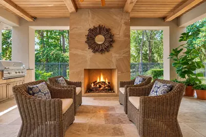 7 Dorset Square, The Woodlands, TX 77381 - Photo 3